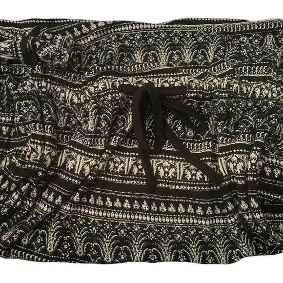 Boho Patterned Women's Dress with Ties - Picture 2 of 9